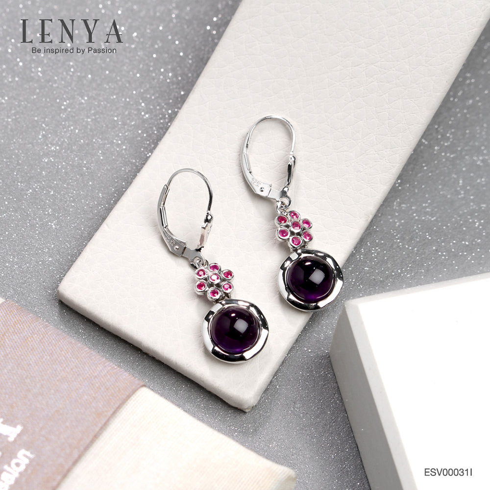 LENYA ต่างหูเงินแท้925 ดีไซน์ดอกไม้ สวยเก๋หวานซ่อนเปรี้ยว ประดับพลอยอะเมทิสต์ (Amethyst) กลม หลังเบี้ย และตกแต่งด้วยทับทิม(Ruby)  ชุบด้วยทองคำขาว