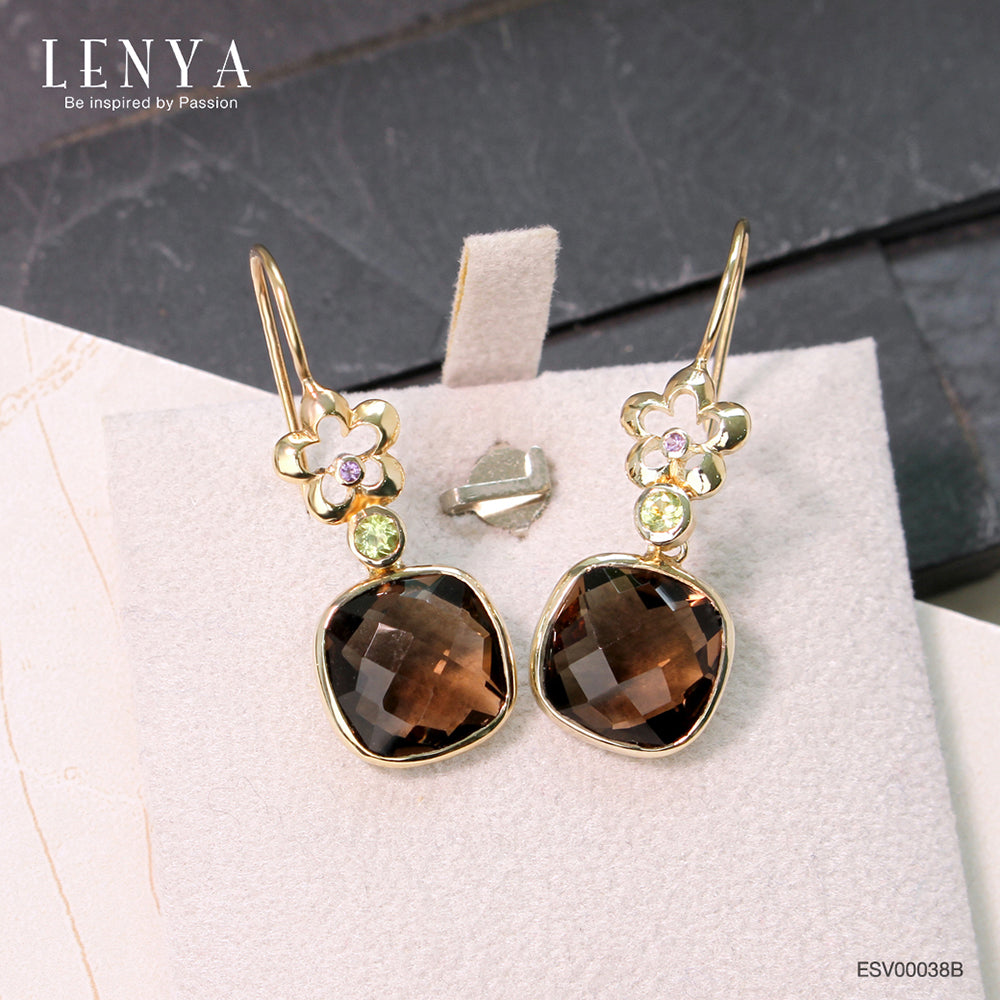 LENYA ต่างหูสโมคกี้ควอตซ์ (Smoky Quratz) ตัวเรือนเงินแท้ 925 ชุบทอง 18 เค ประดับเพอริดอท (Peridot) และอเมทีส (Amethyst)ที่ดอกไม้