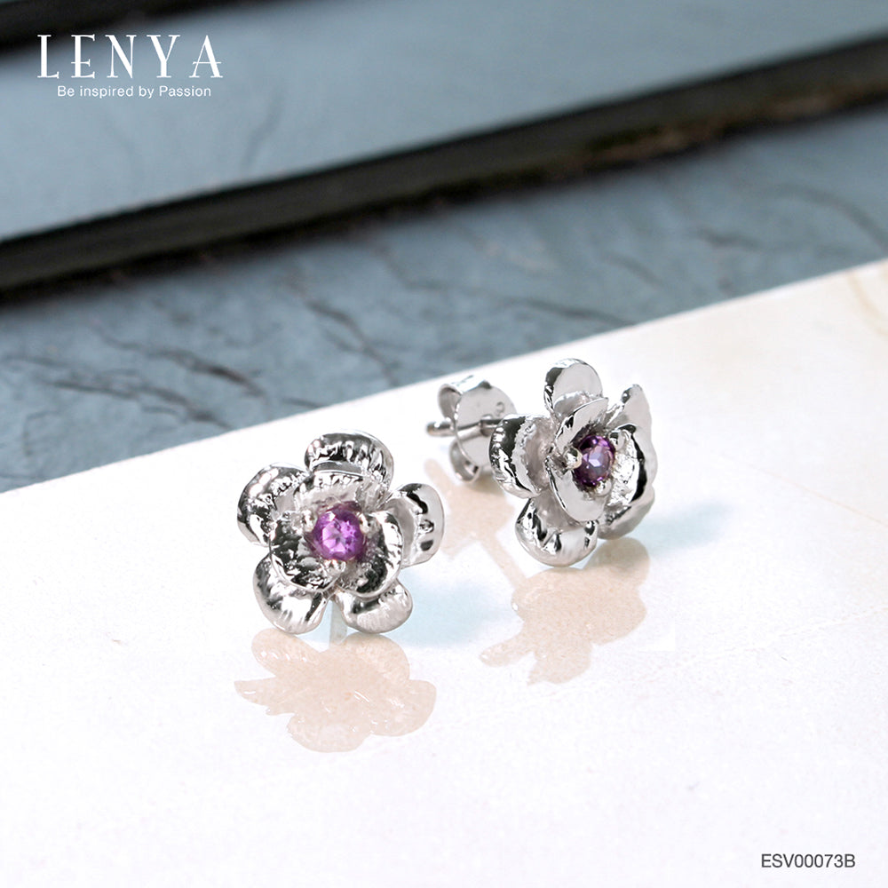 LENYA ต่างหูอะเมทิตส์ ลายดอกไม้ ดีไซน์ติดหู ตัวเรือนเงินแท้ 925 ชุบทองคำขาว เล่นลายที่กลีบดอก