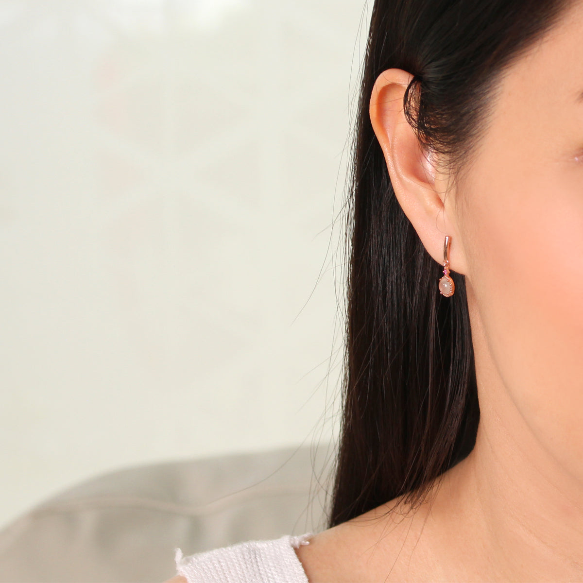 LENYA ต่างหูโรสควอตซ์ (Rose Quartz) และแซฟไฟร์สีชมพู (Pink Sapphire) ตัวเรือนเงินแท้ชุบพิงค์โกล์ด