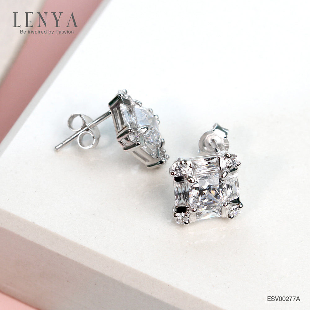 LENYA ต่างหูตัวเรือนเงินแท้ 925 ชุบทองขาว ประดับด้วย คิวบิกเซอร์โคเนีย (Cubic Zirconia) สีขาวสีเหลียมและกลม ดีไซน์เรียบหรู สวยงาม