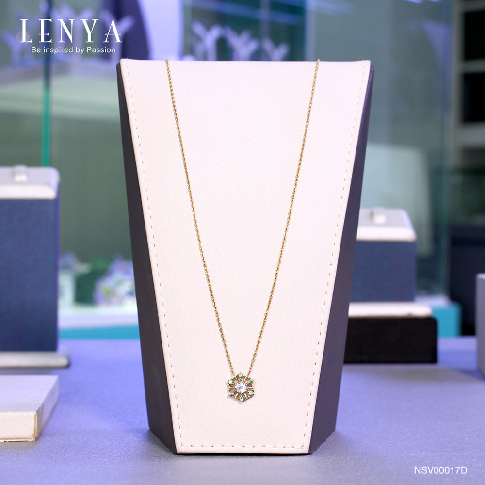 LENYA สร้อยคอเงินแท้ 925 ชุปทองคำ18 เค รัศมีอันโดดเด่นประดับด้วยพลอยสีฟ้า บลูโทปาซ (Blue Topaz) ล้อมรอบด้วยพลอยสีเขียว ซาโวไรต์( Tsavorite) ดีไซต์เรียบหรู ดูน่ารัก กับสไตล์เกาหลีญี่ปุ่น