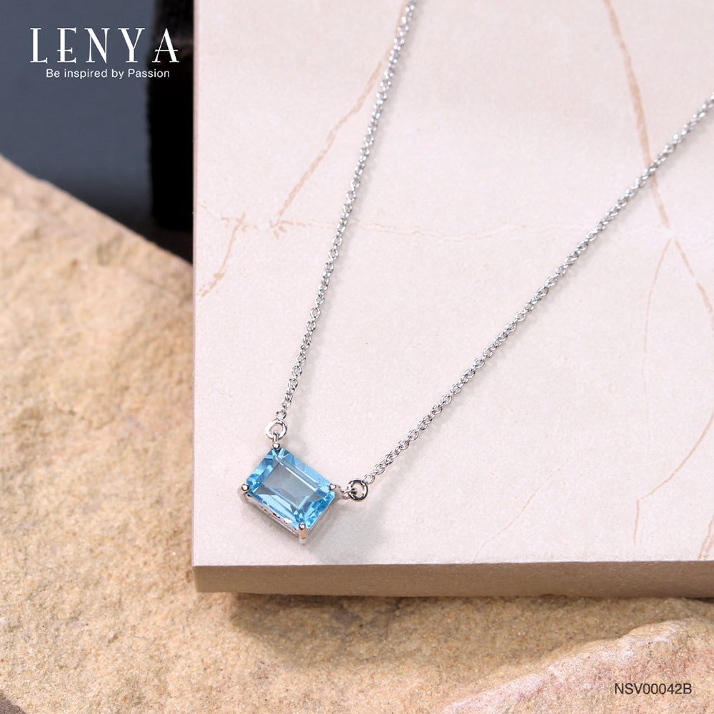 LENYA สร้อยคอเงินแท้ 925 ประดับอัญมณีสีฟ้าใส (Blue Topaz) ดีไซน์สี่เหลี่ยมผืนผ้า ขนาดเหมาะเจาะ ช่วยขับให้ลำคอดูเรียวยาว สง่างามดั่งพญาหงส์ผู้งดงาม