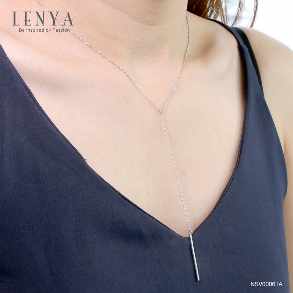 LENYA สร้อยเงินแท้ 925 ชุบโรเดียม ดีไซน์เรียวยาวเก๋ไก๋จากอนาคต ให้ความรู้สึกโดดเด่น ทันสมัย ไม่น่าเบื่อ พร้อมขับให้ช่วงลำคอเรียวยาวดั่งนางพญา