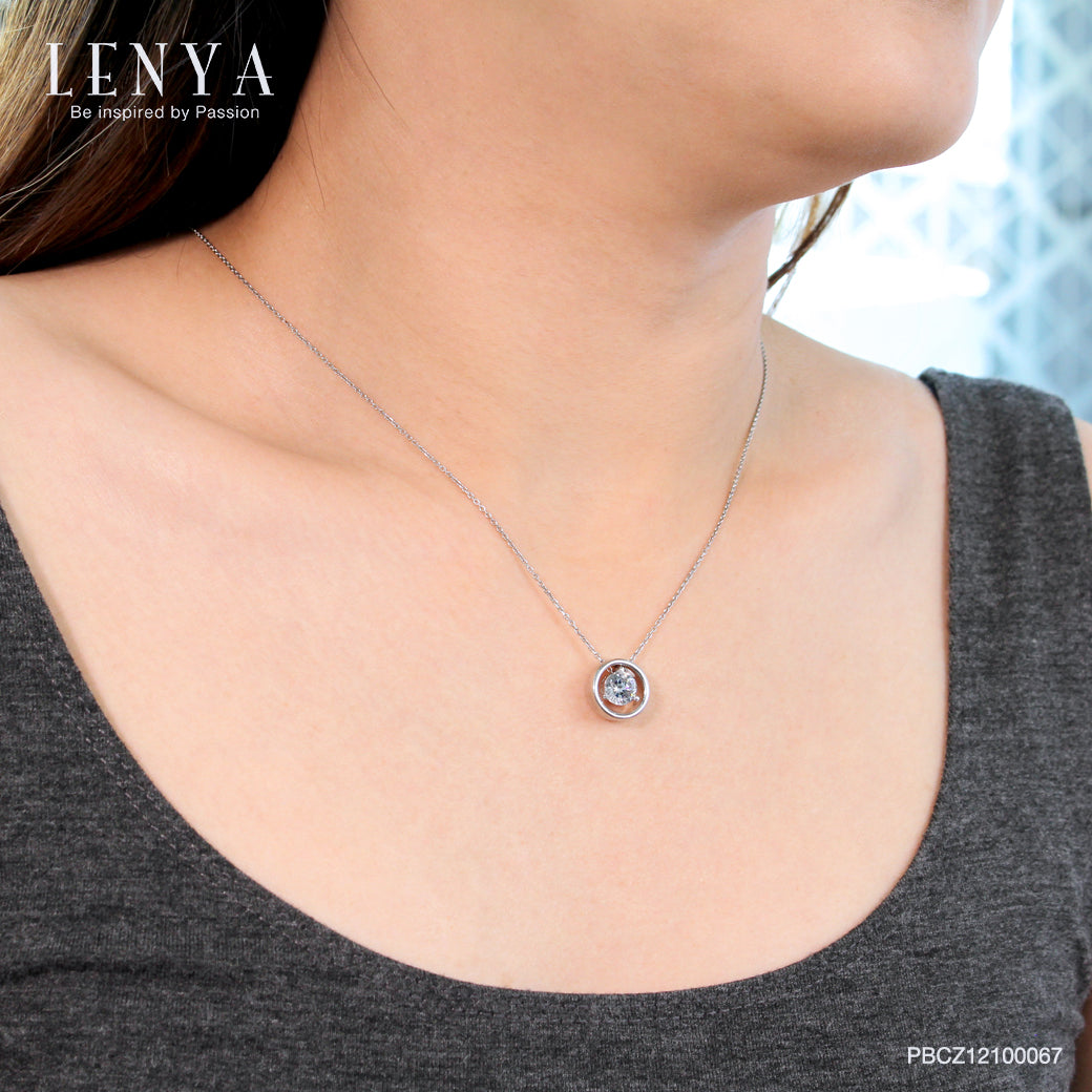 LENYA จี้ CZ DiamondLike เสริมลุคใส่สบายทุกวัน ขนาด 6.5 มิล ตัวเรือนทองเหลือง ชุบทองคำขาว