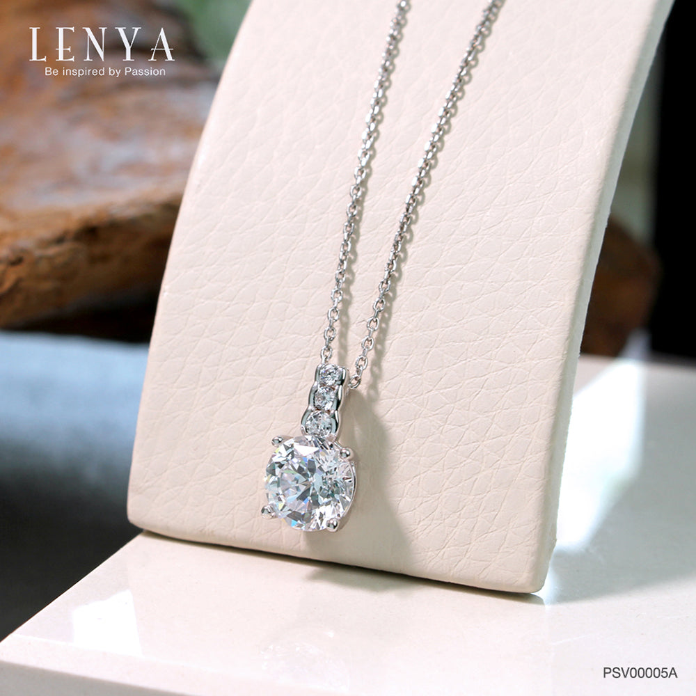 LENYA จี้ CZ สีขาว DiamondLike เสริมลุคให้โดดเด่น ทรงกลม ขนาด 8 มิล ตัวเรือนเงินแท้925 ชุบทองคำขาว