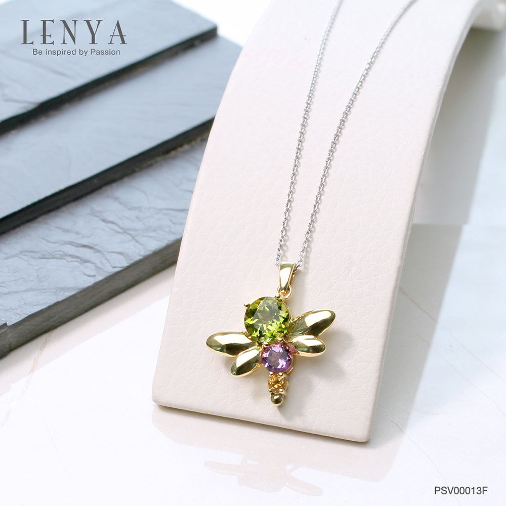 LENYA จี้เพอริดอท(Peridot) ดีไซน์รูปแมงปอน่ารักสุดๆ เหมาะสำหรับมอบให้เป็นของขวัญ ตัวเรือนเงินแท้ชุบทอง 18k ขัดเงา