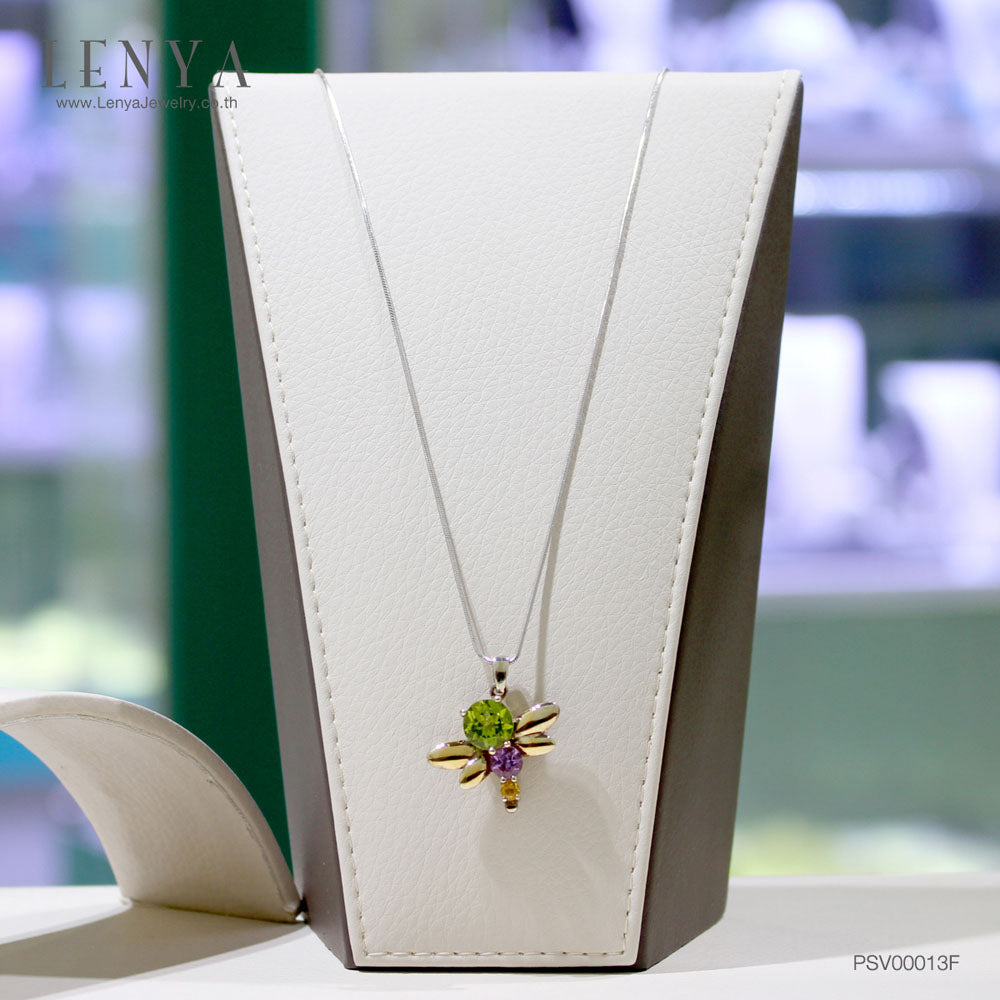 LENYA จี้เพอริดอท(Peridot) ดีไซน์รูปแมงปอน่ารักสุดๆ เหมาะสำหรับมอบให้เป็นของขวัญ ตัวเรือนเงินแท้ชุบทอง 18k ขัดเงา