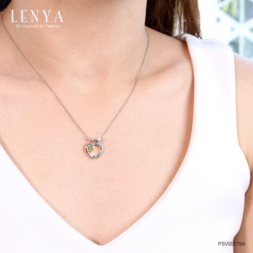 LENYA จี้รูปแอปเปิ้ล ผลไม้แห่งความรัก ประดับเพอริดอท ตัวเรือนเงินแท้ 925 ชุบทองคำขาว