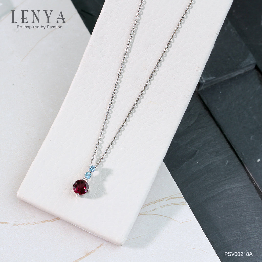 LENYA จี้เงินแท้ 925 ชุปทองคำขาว ประดับพลอย สีม่วงอมแดง โรโดไลท์ (Rhodolite) สวยโดดเด่น  และตกแต่งด้วยพลอยสีฟ้า บลู โทแพซ  ( Blue Topaz) ดีไซน์ น่ารักๆ