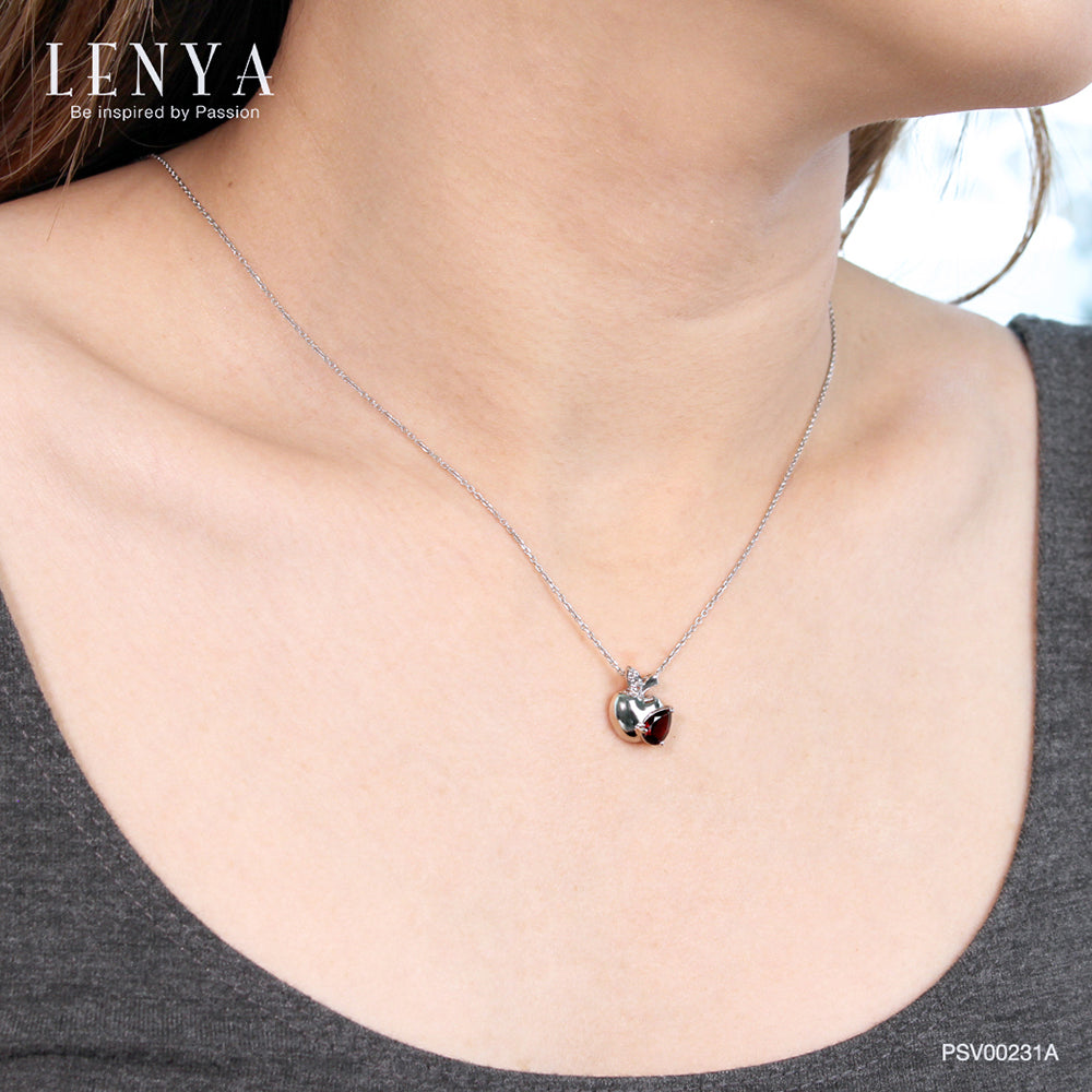 LENYA จี้เงินแท้ ประดับพลอยโกเมน (Garnet) และ ไวท์โทแพซ  (White Topaz) เสริมบุคลิกความมั่นใจ เสริมความร่ำรวย