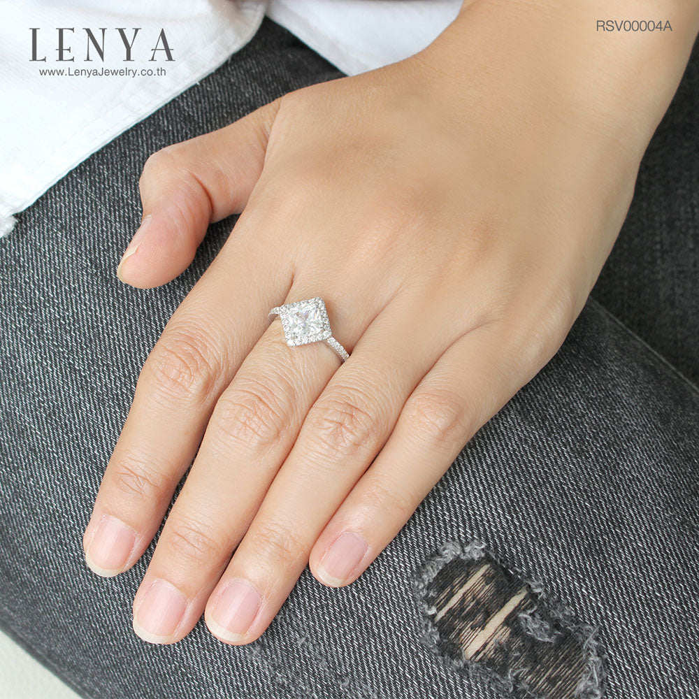 LENYA แหวนเงินแท้ ประดับด้วย Diamondlike สี่เหลี่ยม เรียบหรู เสริมบุคลิกเพิ่มความมั่นใจ ตัวเรือนเงินแท้ 925 ชุบทองขาว