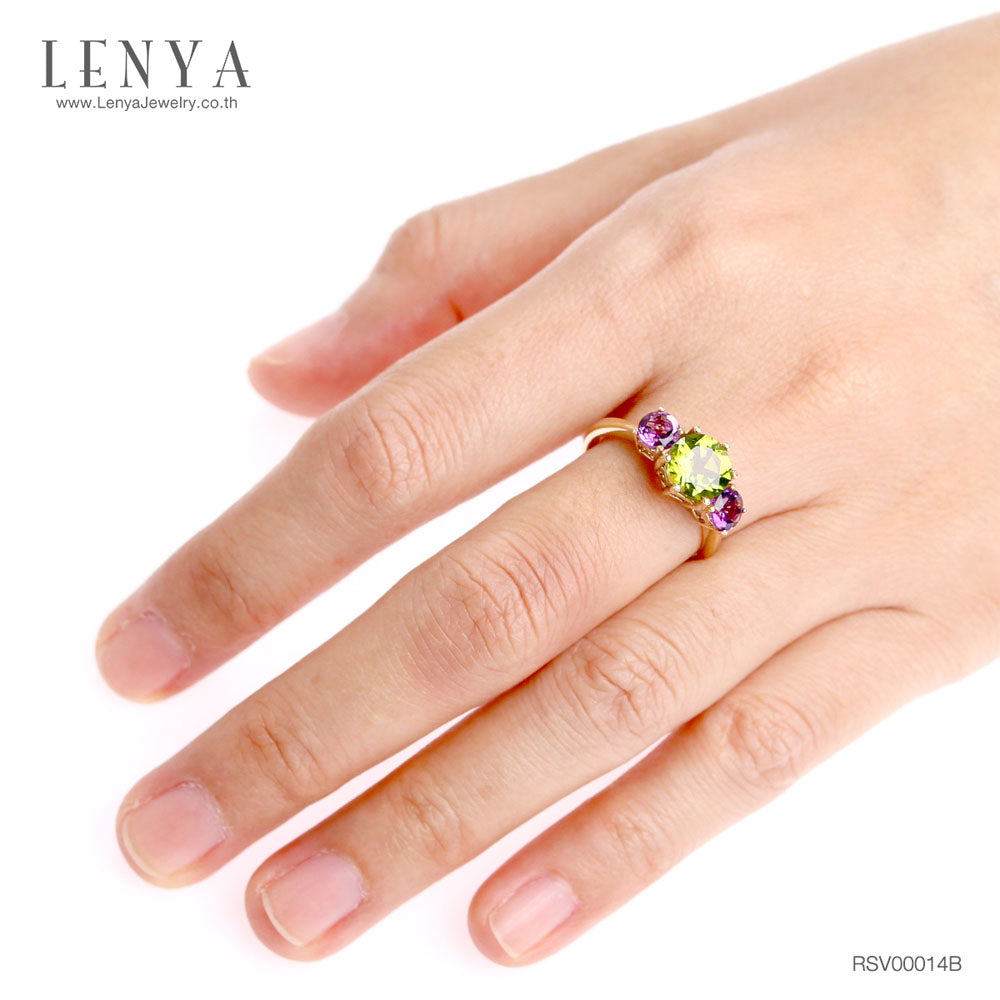 LENYA แหวนพลอยเพอริดอต (Peridot) ประดับพลอยอเมทิสต์ จับคู่สีสุดเก๋วางบนตัวเรือนเงินแท้ชุบทอง
