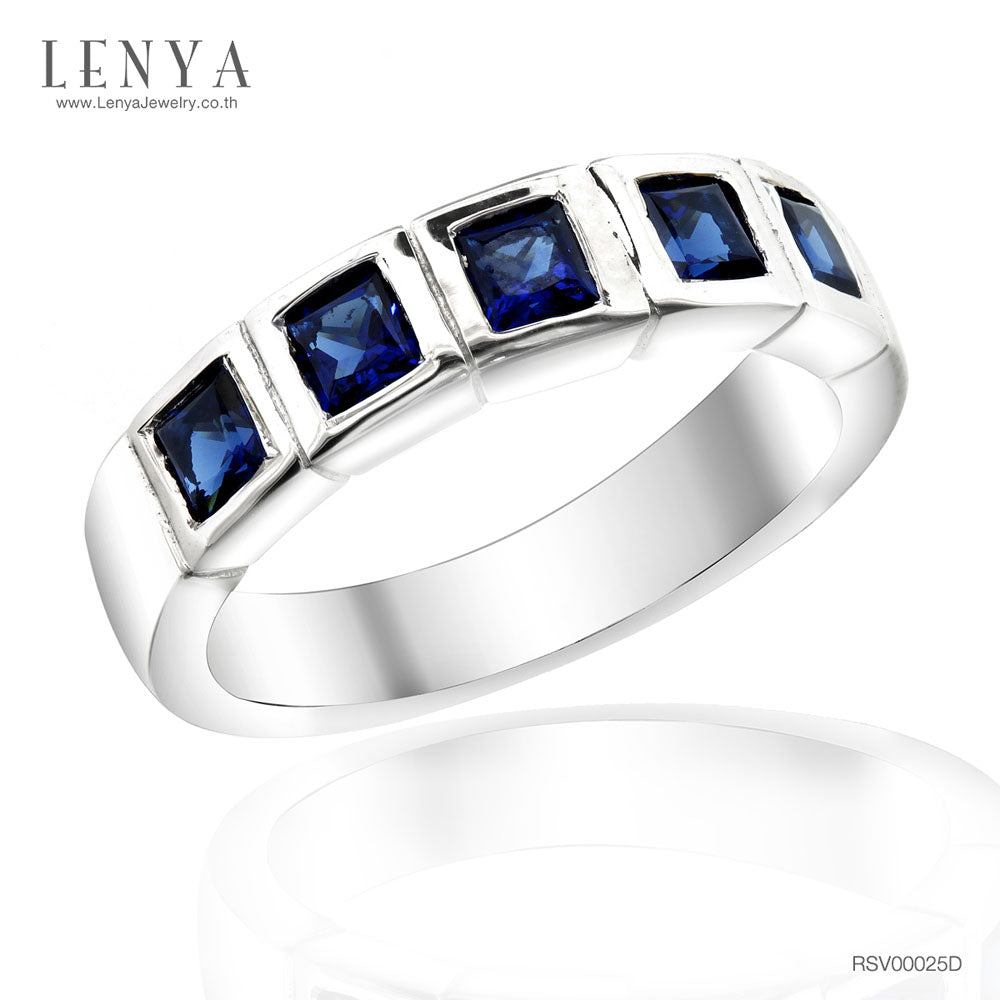 LENYA แหวน LENYA ETERNAL ประดับด้วย SWAROVSKI ZIRCONIA รูปทรงสีเหลี่ยมสีน้ำเงิน ดีไซน์รูปแบบเฉพาะสวมใส่ได้ทั้งชายหญิง บนตัวเรือนเงินแท้ชุบทองคำขาว