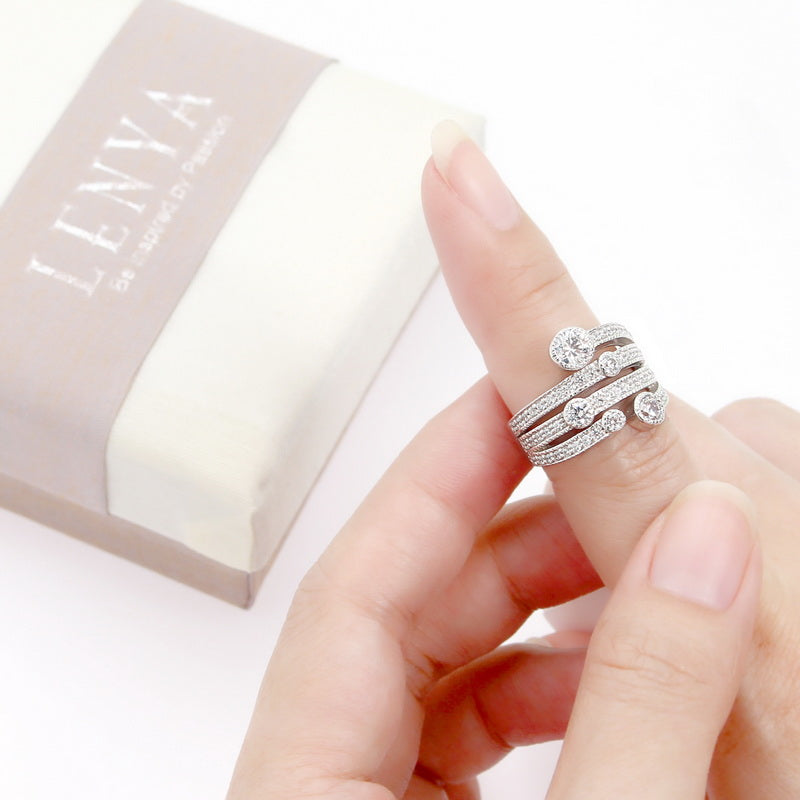 LENYA แหวน CZ จาก SWAROVSKI เสริมลุคเรียบหรู ขนาด 5 มิล ตัวเรือนเงินแท้925 ชุบทองคำขาว