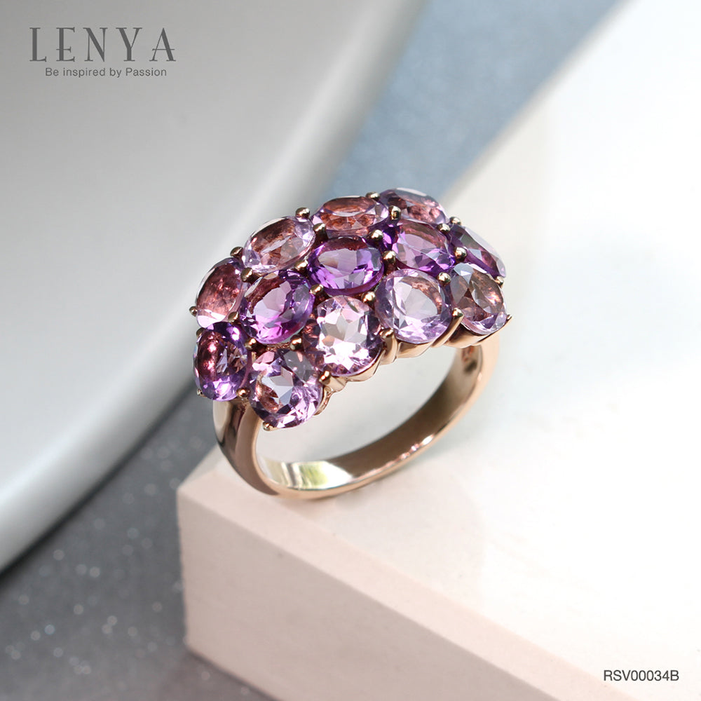 LENYA แหวนพลอยอเมทิสต์ (Amethyst) ประดับพลอยสีม่วงเข้มขนาบด้วยพลอยสีม่วงอ่อน หรูหราและโดดเด่น บนตัวเรือนเงินแท้ชุบพิ้งค์โกลด์