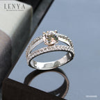 LENYA แหวน CZ สวารอฟสกี้ เซอร์โคเนีย เสริมบุคลิกความหรูหรา ขนาด 6.50 มิล ตัวเรือนเงินแท้ 925 ชุบทองคำขาว