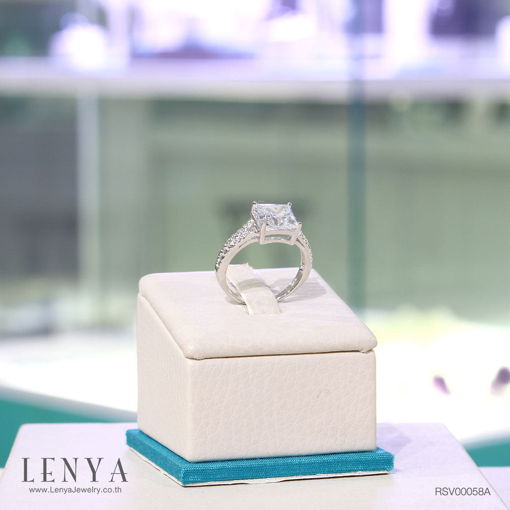 LENYA แหวน CZ Diamondlike เสริมบุคลิกและความมั่นใจ ขนาด 8 มิล ตัวเรือนเงินแท้925 ชุบทองคำขาว