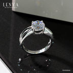 LENYA แหวนเพชร DiamondLike เพชรเม็ดใหญ่ 2 กะรัต ดีไซน์เรียบหรู เหมาะอย่างยิ่งสำหรับเป็นของขวัญวันครบรอบและแทนความรัก