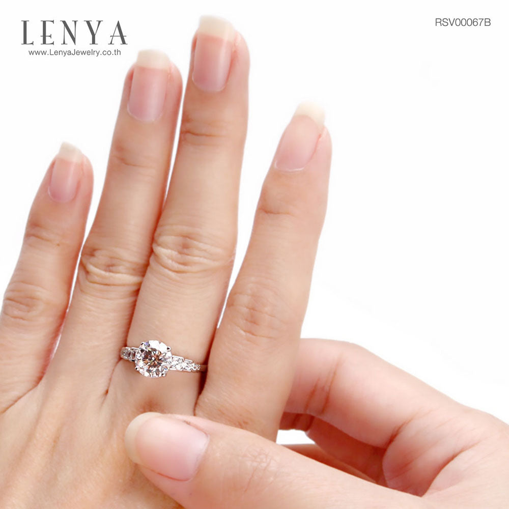 LENYA แหวน CZ สีขาวจาก SWAROVSKI เสริมบุคลิกความหรูหรา ขนาด 8 มิล ตัวเรือนเงินแท้925 ชุบทองคำขาว