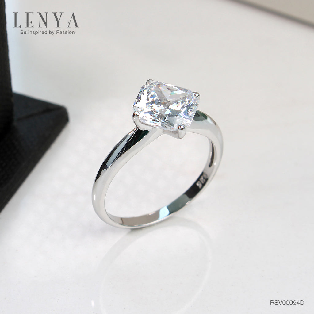 LENYA แหวนเพขร DiamondLike ทรงสี่เหลี่ยนม Princess ตัวเรือนเงินแท้ 925 ชุบทองคำขาว