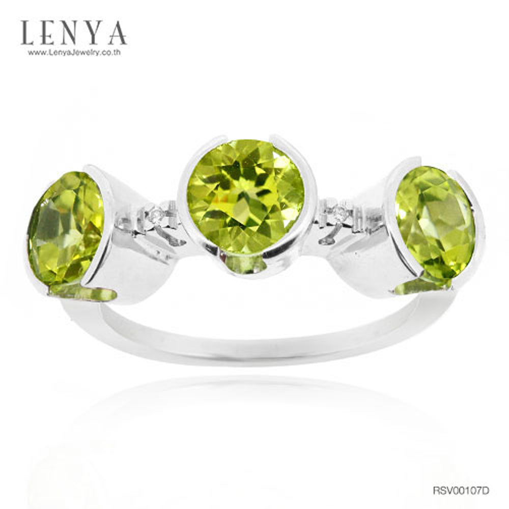 LENYA แหวนพลอยเพอริดอท(Peridot) ดีไซน์แปลกไม่เหมือนใคร บนตัวเรือนเงินแท้ชุบทองคำขาว