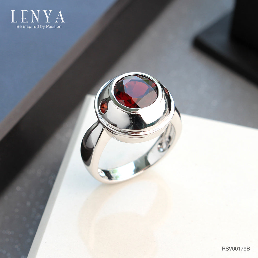 LENYA แหวนประดับโกเมน(Garnet) เม็ดใหญ่ บนตัวเรือนเงินแท้ชุบทองคำขาวแท้