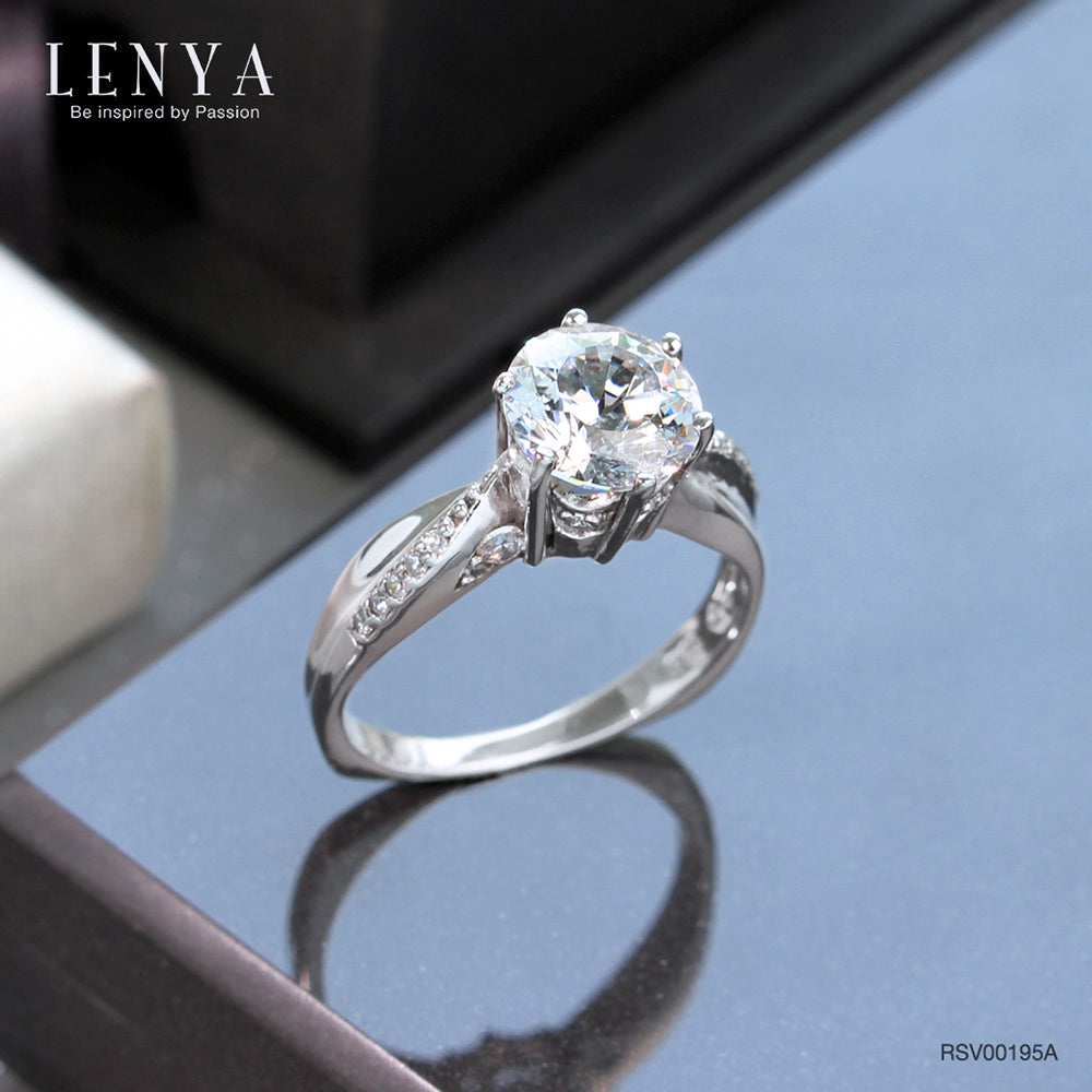 LENYA แหวน เพชร DiamondLike เม็ดใหญ่ ประดับด้วย Cubic Zirconia วิ่งโค้งเข้าหาใจกลางแหวน ให้ความรู้สึกสุดหรูพร้อมอ่อนโค้งภายในวงเดียว