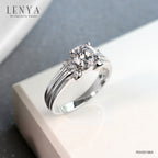 LENYA แหวน DiamondLike เม็ดใหญ่ใจกลางเรือน เรียบหรูมีระดับประดับด้วย Cubic Zirconia ตัวเรือนทำจากเงิกแท้ ชุบด้วยทองคำขาวสว่างทุกองศา สะกดทุกสายตา