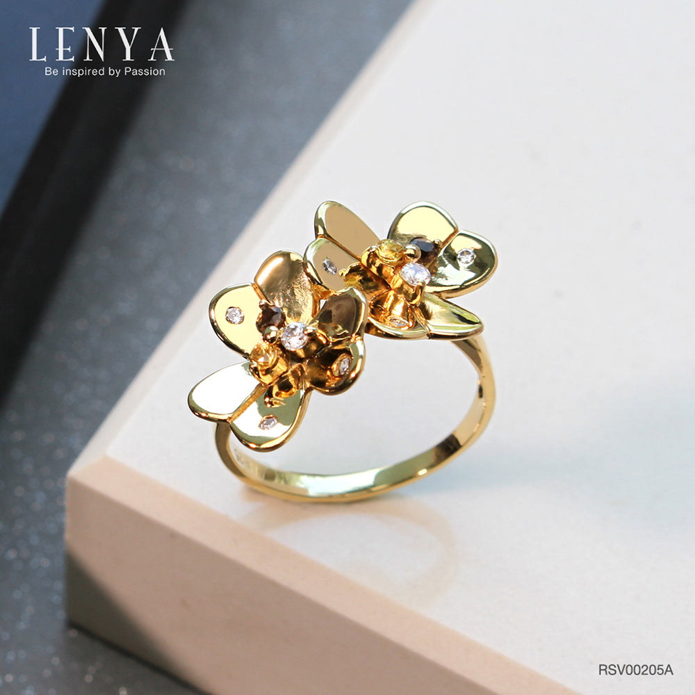 LENYA แหวนพลอยแท้หลากสีสันด้วยดีไซน์สุดหวาน ดอกไม้คู่บานสะพรั่งสำหรับต้อนรับหน้าร้อนนี้ บนตัวเรือนเงินแท้ชุบทองคำแท้