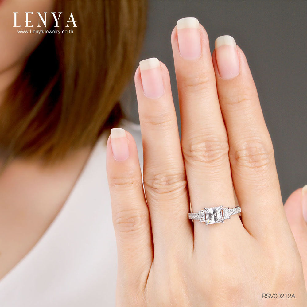 LENYA แหวน CZ จาก SWAROVSKI เพิ่มความโดดเด่นเป็นประกาย ขนาด 6 มิล ตัวเรือนเงินแท้925 ชุบทองคำขาว