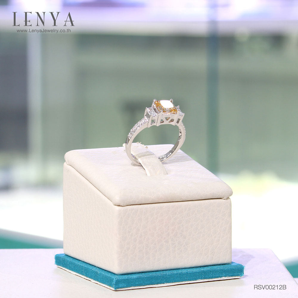LENYA แหวน CZ สีเหลืองจาก SWAROVSKI เพิ่มความโดดเด่น ขนาด 6 มิล ตัวเรือนเงินแท้925 ชุบทองคำขาว