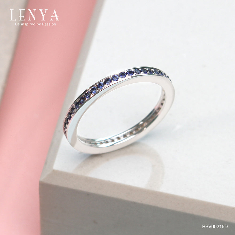 LENYA แหวน LENYA ETERNAL ประดับด้วย SWAROVSKI ZIRCONIA สีน้ำเงิน บนตัวเรือนเงินแท้ชุบทองคำขาวแท้ ดีไซน์แบบแถวเดี่ยวเต็มวง สวยคลาสสิค