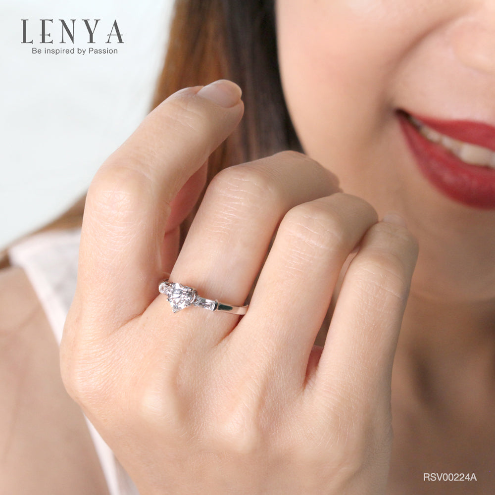 LENYA แหวน CZ Diamondlike ดีไซน์รูปทรงหัวใจสวยหรู ขนาด 6?6 มิล ตัวเรือนเงินแท้925 ชุบทองคำขาว