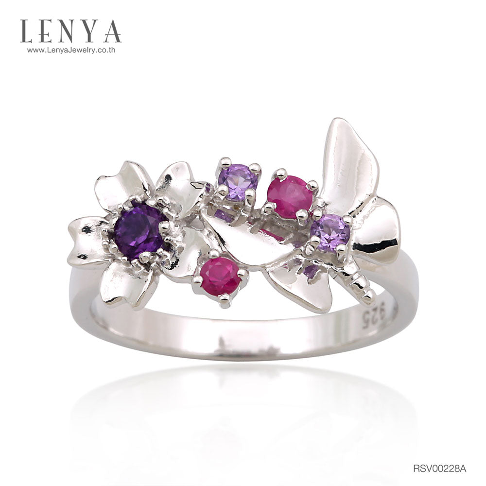 LENYA แหวนดีไซน์ดอกไม้และผีเสื้อ ประดับอะเมทิสท์ (Amethyst) และทับทิม (Ruby) ตัวเรือนเงินแท้ ชุบทองคำขาว เหมาะมากกับสาวหวานตัวจริง