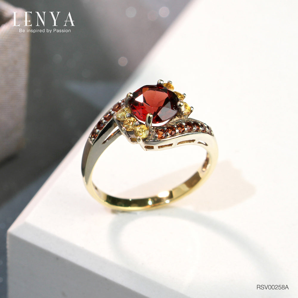 LENYA แหวน โกเมน(Garnet) ประดับด้วยพลอยเม็ดเล็กๆ แซฟไฟร์สีเหลือง(Yellow Sapphire) และ โกเมน(Garnet)  ตัวเรือนเงินแท้ 925 ชุบทองคำ