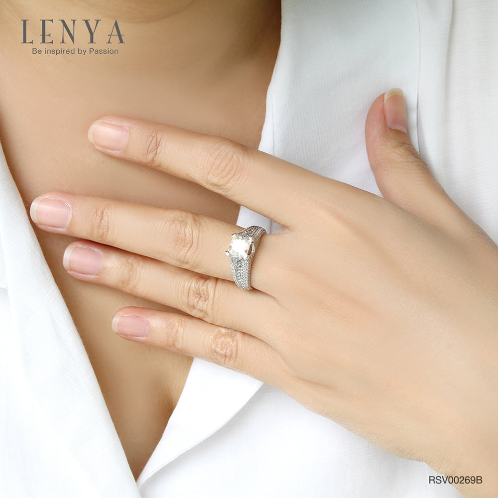 LENYA แหวน CZ สีเหลือง Diamondlike เสริมบุคลิก ขนาด 6.5 มิล ตัวเรือนเงินแท้ 925 ชุบทองคำขาว