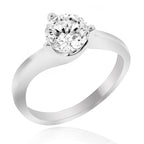 LENYA แหวนเพชร DiamondLike เรียบหรูคลาสสิค ประดับด้วยเพชรชนาด 1 กะรัต บนตัวเรือนเงินแท้ชุบทองคำขาว