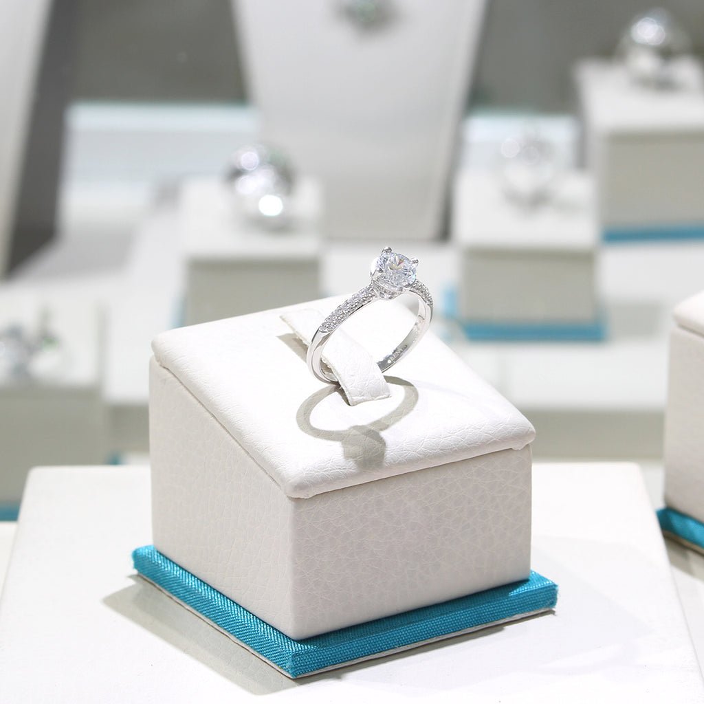 LENYA แหวน CZ Diamondlike เสริมบุคลิกและความมั่นใจ ขนาด 5 มิล ตัวเรือนเงินแท้925 ชุบทองคำขาว