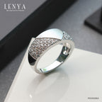 LENYA แหวน CZ Diamondlike เสริมบุคลิกและความมั่นใจ ขนาด 1.25 มิล ตัวเรือนเงินแท้925 ชุบทองคำขาว