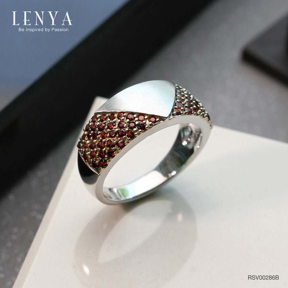 LENYA แหวนเงินแท้ 925 ชุบทองคำขาว และ ชุบทองหน้าพลอย ประดับพลอยโกเมน (Garnet) เสริมบุคลิกความมั่นใจ เสริมให้ร่ำรวย อัญมณีประจำเดือนมกราคม