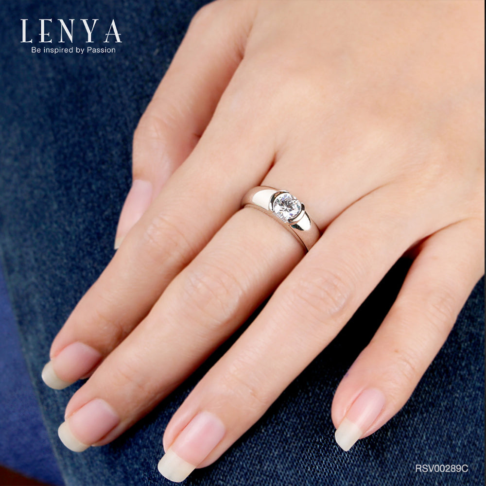 LENYA แหวน CZ จาก SWAROVSKI เสริมบุคลิกความหรูหรา ขนาด 6 มิล ตัวเรือนเงินแท้925 ชุบทองคำขาว