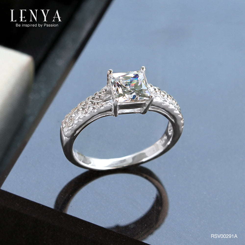 LENYA แหวน CZ จาก SWAROVSKI เสริมบุคลิกความหรูหรา ขนาด 6 มิล ตัวเรือนเงินแท้925 ชุบทองคำขาว