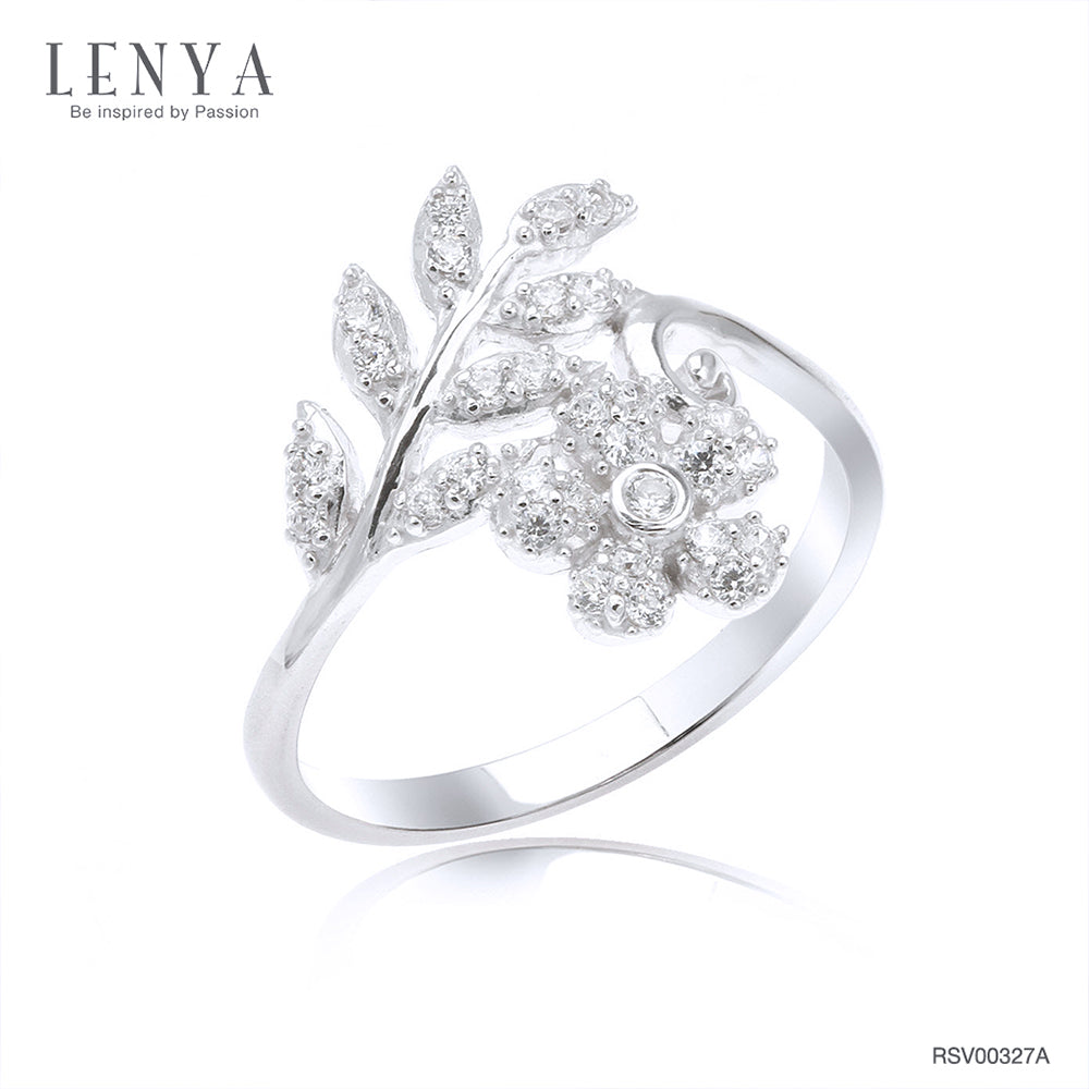 LENYA แหวน คิวบิกเซอร์โคเนีย (Cubic Zirconia) ตัวเรือนเงินแท้ 925 ชุบทองคำขาว ดีไซน์กลีบดอกไม้ เพิ่มความโดดเด่นให้พลอย