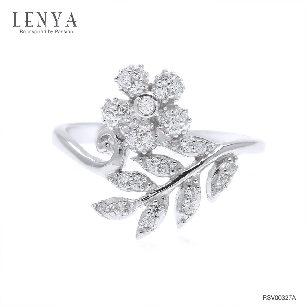 LENYA แหวน คิวบิกเซอร์โคเนีย (Cubic Zirconia) ตัวเรือนเงินแท้ 925 ชุบทองคำขาว ดีไซน์กลีบดอกไม้ เพิ่มความโดดเด่นให้พลอย