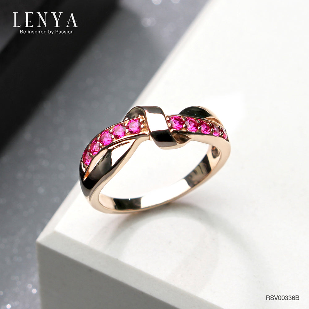 LENYA แหวนเงินแท้ชุบทองชมพู ให้คุณสวยเท่ห์สุดๆ โดดเด่นและเด็ดเดี่ยวกล้าท้าทายทุกสถานการณ์กับสวารอฟสกี้ เซอร์โคเนีย (Svarovski Zirconia) เทรนด์ดีไม่มีหยุด