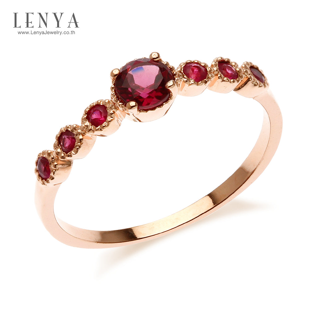 LENYA แหวนเงินแท้ 925 ชุปพิงค์โกลด์ เม็ดกลางชูเด่น ประดับพลอย สีม่วงอมแดง โรโดไลท์ (Rhodolite)  เพิ่มเสน่ห์ดึงดูด้วย สีแดง ทับทิม ( Ruby) กับดีไซน์ที่ไม่เหมือนใคร สไตล์เกาหลี ญี่ปุ่น