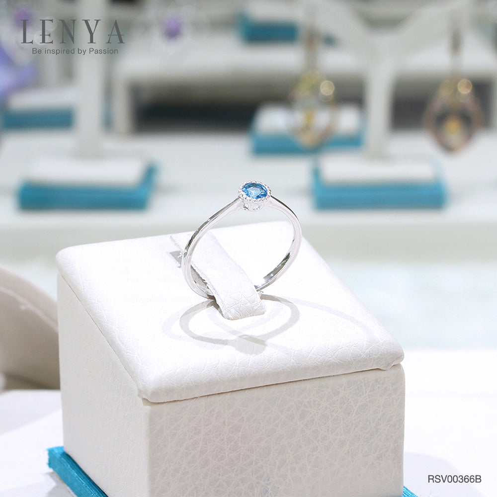 LENYA แหวนบลูโทแพซ (Blue Topaz) สีฟ้า ดีไซน์น่ารักแต่เก๋ไก๋ ตัวเรือนชุบทองคำขาว (Rhodium)