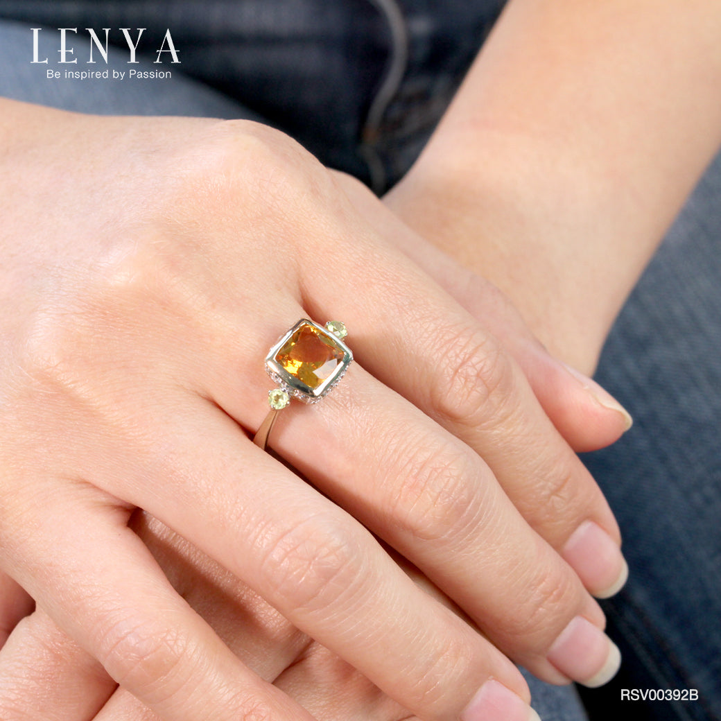 LENYA แหวนซิทริน(Citrine) สีเหลือง ประดับด้วย เพอริดอท(Peridot) และ คิวบิกเซอร์โคเนีย (Cubic Zirconia) ตัวเรือนเงินแท้ ชุบทองคำแท้