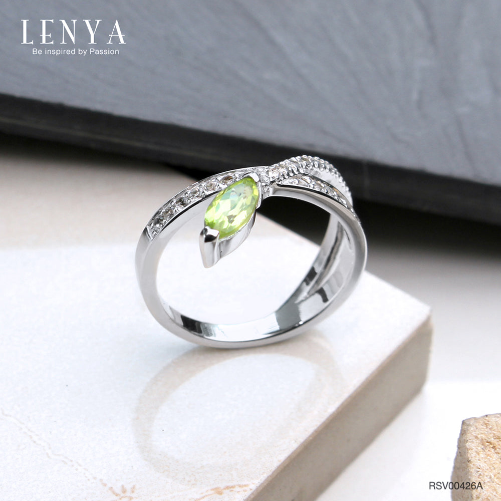 LENYA แหวนเพอริดอท(Peridot)  สีเขียว ดีไซน์น่ารักแต่เก๋ไก๋ ตัวเรือนชุบทองคำขาว (Rhodium) สวยเข้ากับทุกคน ใครใส่ก็สวย